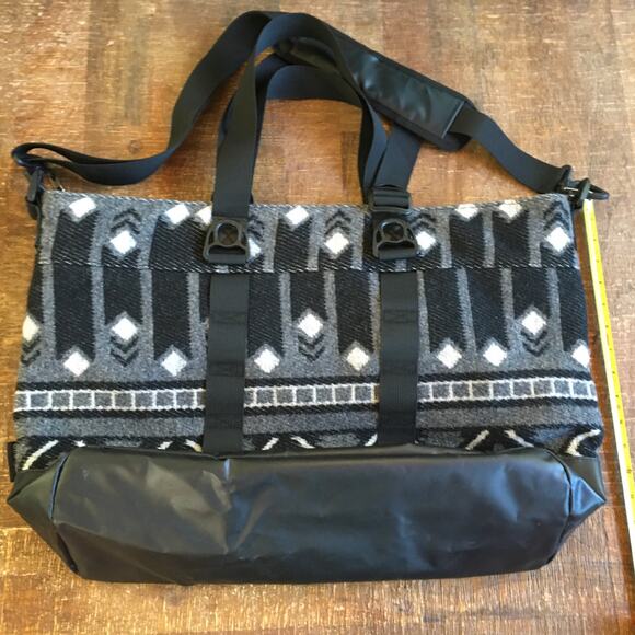 Greyson x Jones G.O.A.T. Aztec Tote Bag Grey Black Weekender Travel 23x15x7 Pack - Picture 3 of 9